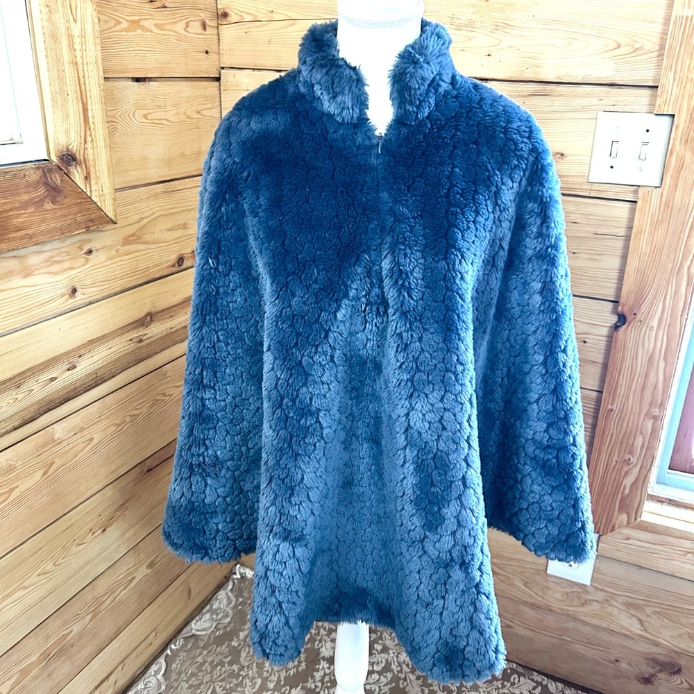 Vintage Blue Faux Fur Quarter Zip Poncho Cape Soft Lined One Size